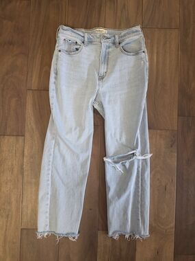 Abercrombie & Fitch Ultra High Rise Ankle Straight Jeans – Size 29/8 Short